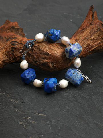 What Does Lapis Lazuli Do? The Stone for When You Can't Find the Words